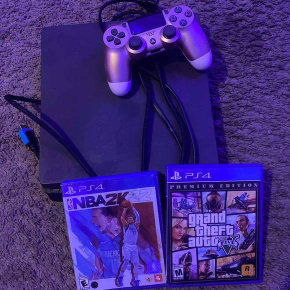 PlayStation 4 Slim